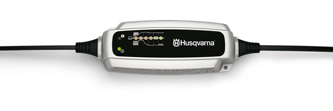 Husqvarna Batteriladdare BC 0.8 i gruppen Trädgård / Åkgräsklippare / Tillbehör Traktorer hos Entreprenadbutiken (5794501-01)