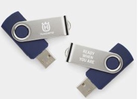 USB Minnessticka RWYA, 8 GB - Husqvarna i gruppen Skog / Röjsågar / Skyddsutrustning / Kläder (DOLD) / arbetskläder / Accessoarer hos Entreprenadbutiken (5822977-01)