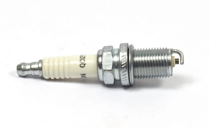 Spark Plug B&S 692720 i gruppen B&S 08P502-0022-H1 hos Entreprenadbutiken (5823123-65)