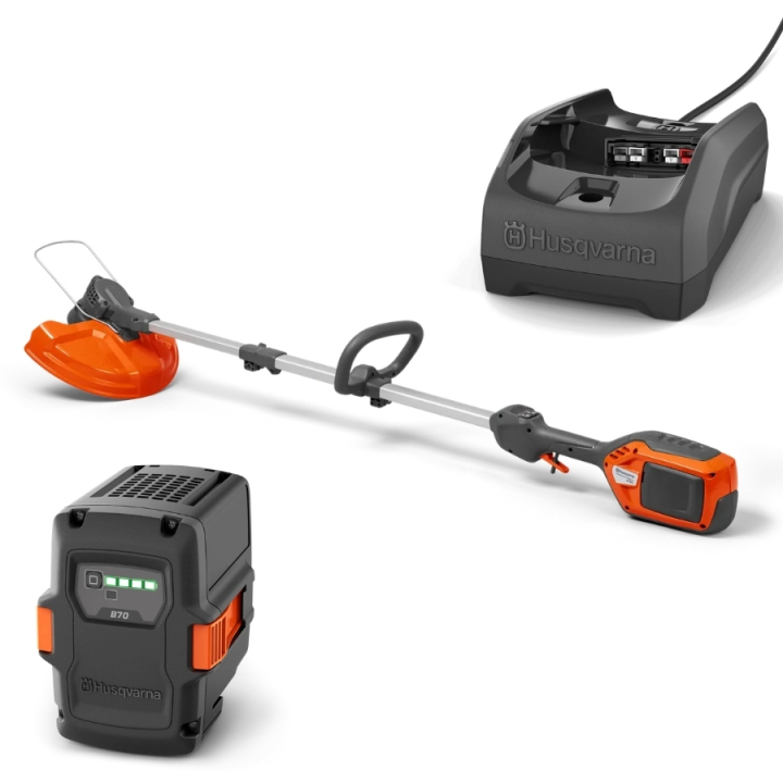 Husqvarna 215iL Tri-Cut med batteri och laddare i gruppen Trädgård / Grästrimmers / Grästrimmers batteridrivna hos Entreprenadbutiken (9705360-10)