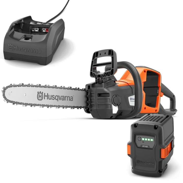 Husqvarna 230i batteridriven motorsåg med batteri och laddare i gruppen Skog / Motorsågar / Motorsågar batteridrivna hos Entreprenadbutiken (9708383-06)