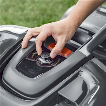 Husqvarna Automower® 435X AWD Robotgräsklippare