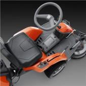 Husqvarna Rider 214TC Comfort Edition med Combi 103 klippaggregat Husqvarna Rider 214TC Comfort Edition med Combi 103 klippaggregat