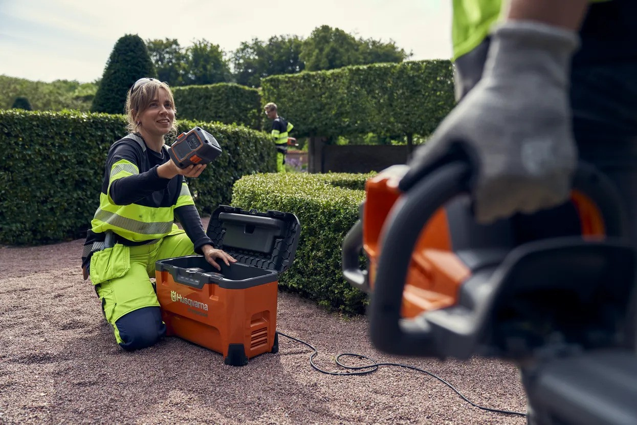 Husqvarna batteriladdare C1000X4