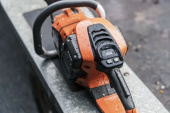 Husqvarna 435i inkl BLi30 & QC250 Husqvarna 435i inkl BLi30 & QC250