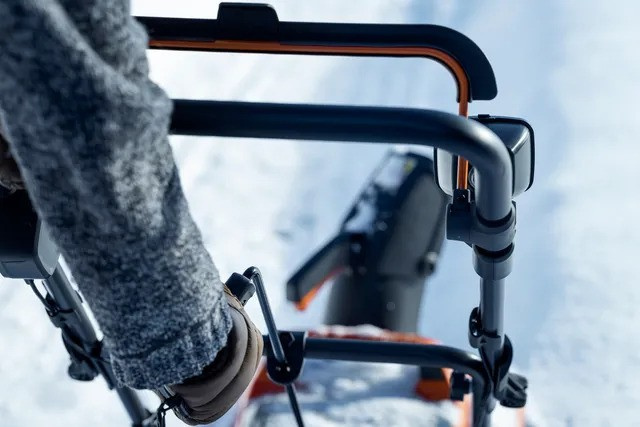 Husqvarna ST 143i Batteridriven Snöslunga