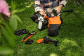 Husqvarna Aspire™ P8X-P4A grensåg med batteri och laddare Husqvarna Aspire™ P8X-P4A grensåg med batteri och laddare