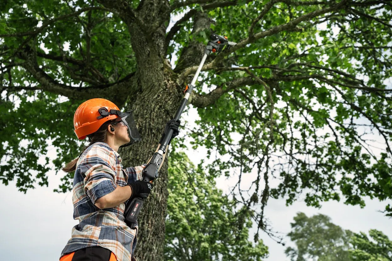 Husqvarna Aspire™ P8X-P4A + teleskopskaft utan batteri och laddare