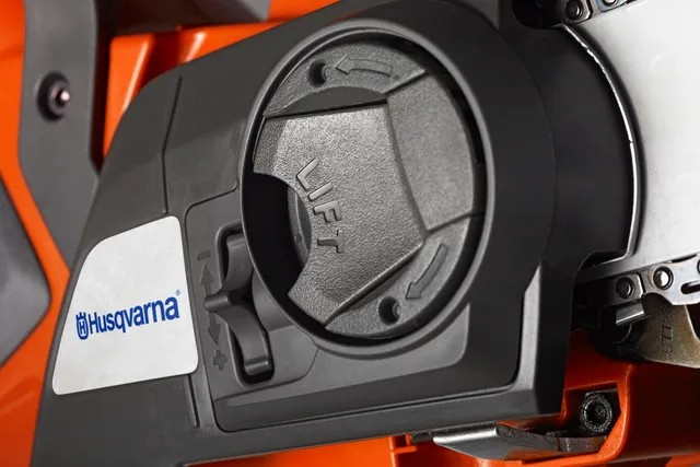 Husqvarna 230i batteridriven motorsåg med batteri och laddare